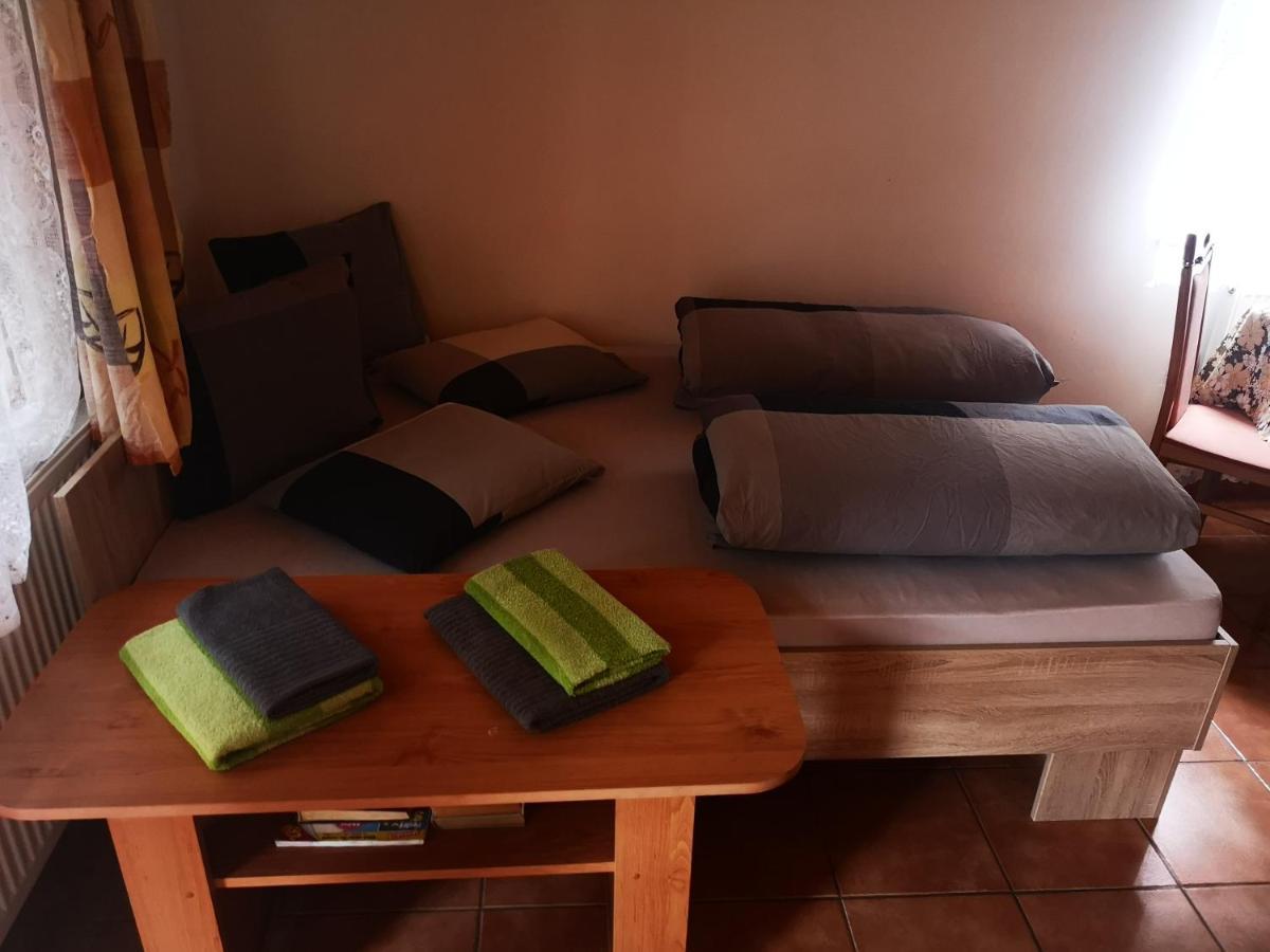 Green Apartments Lustenice Εξωτερικό φωτογραφία