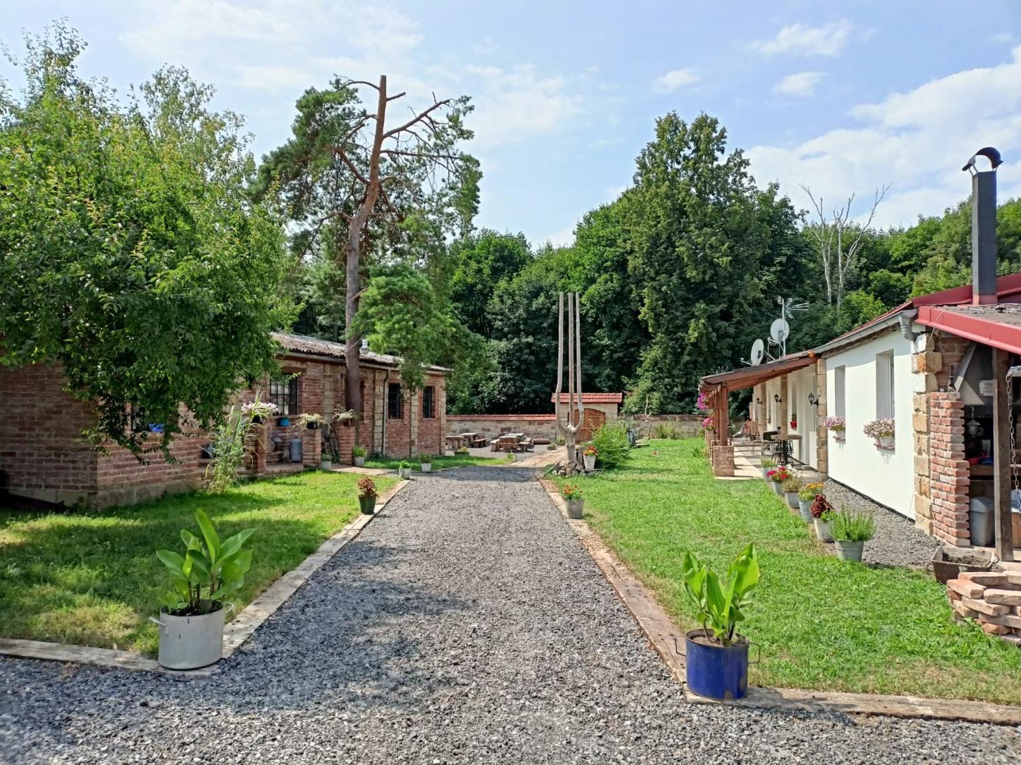 Green Apartments Lustenice Εξωτερικό φωτογραφία
